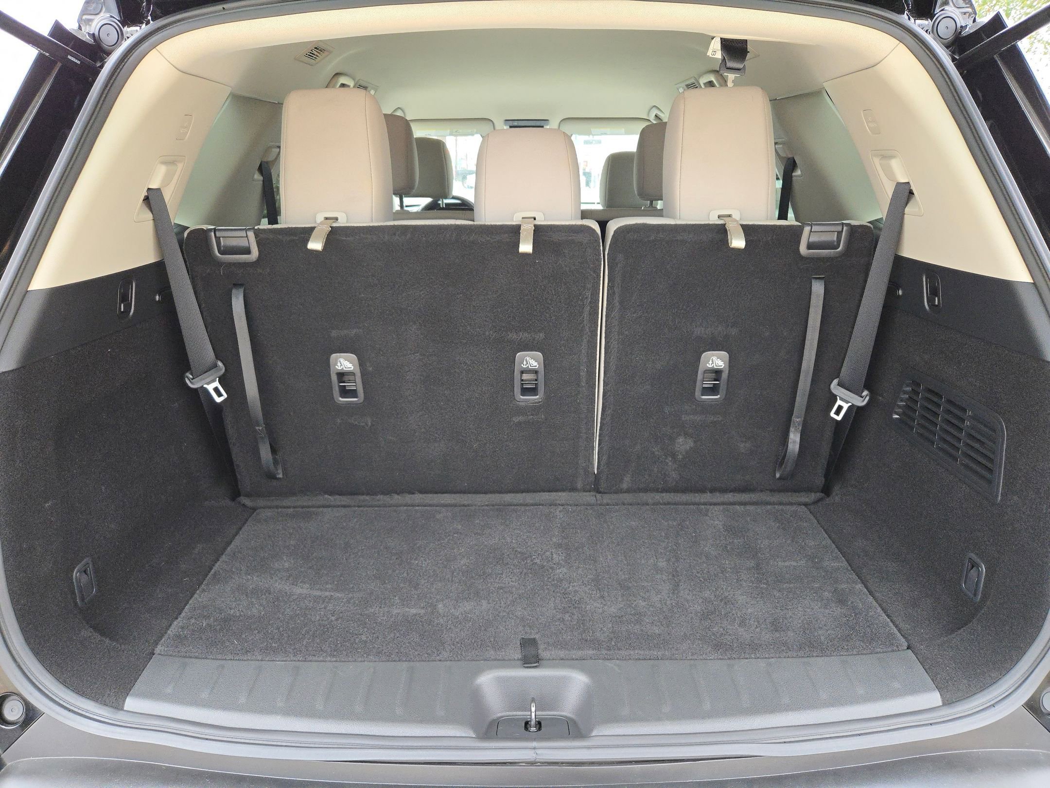 Used 2023 Nissan Pathfinder SV image 26