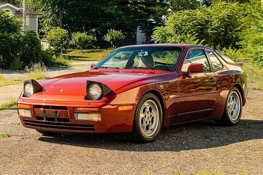 Used 1986 Porsche 944 Turbo image 1