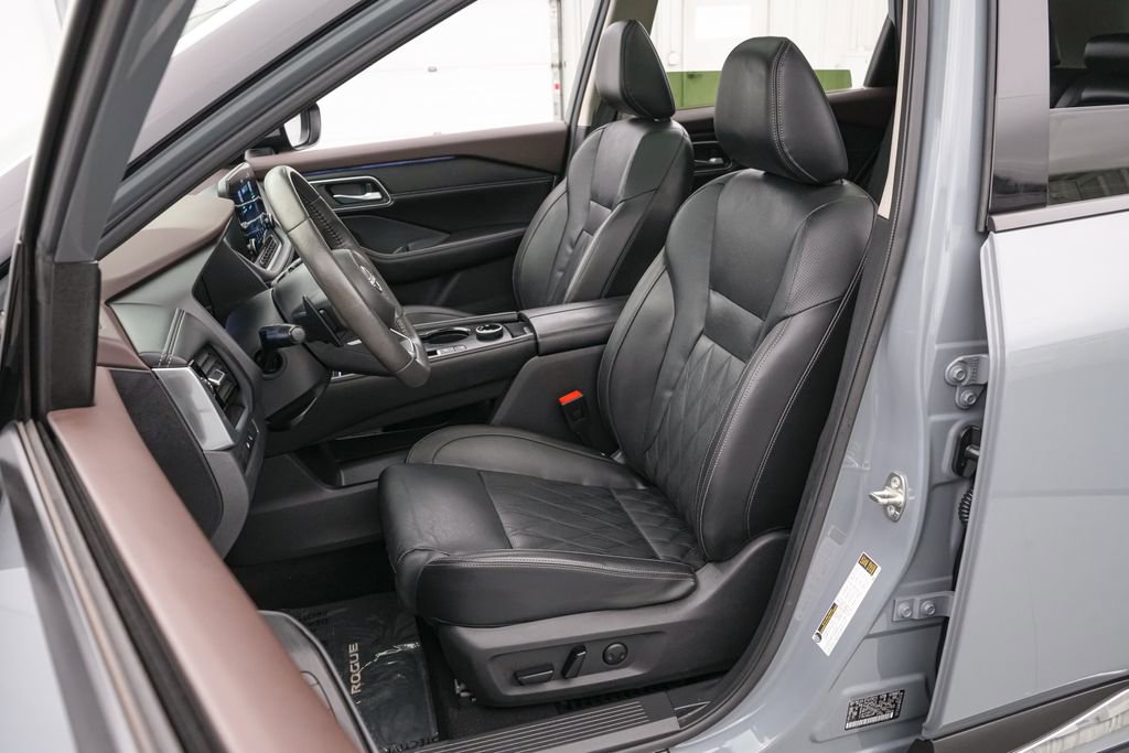 Used 2023 Nissan Rogue Platinum w/ Platinum Premium Package AWD/4WD image 11