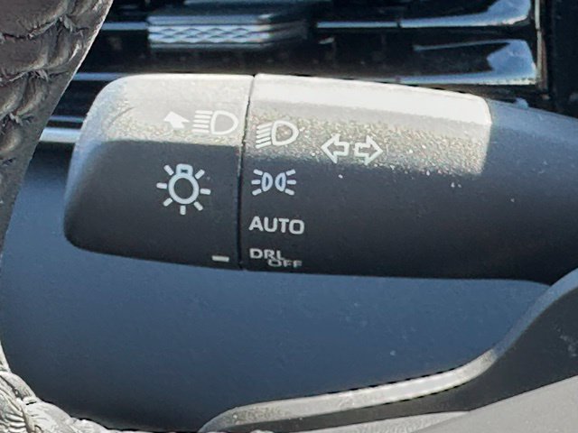 Used 2025 Toyota Camry XSE FWD image 28