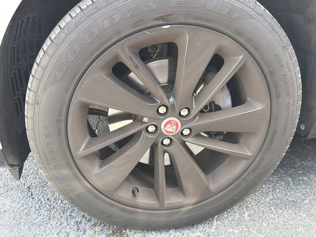 Used 2023 Jaguar F-PACE S image 5