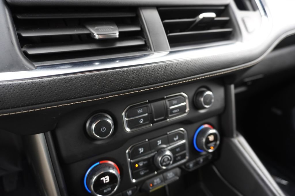 Used 2023 Chevrolet Suburban Premier image 17