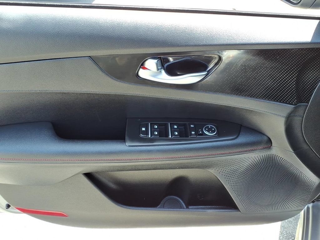 Certified 2023 Kia Forte GT FWD image 13