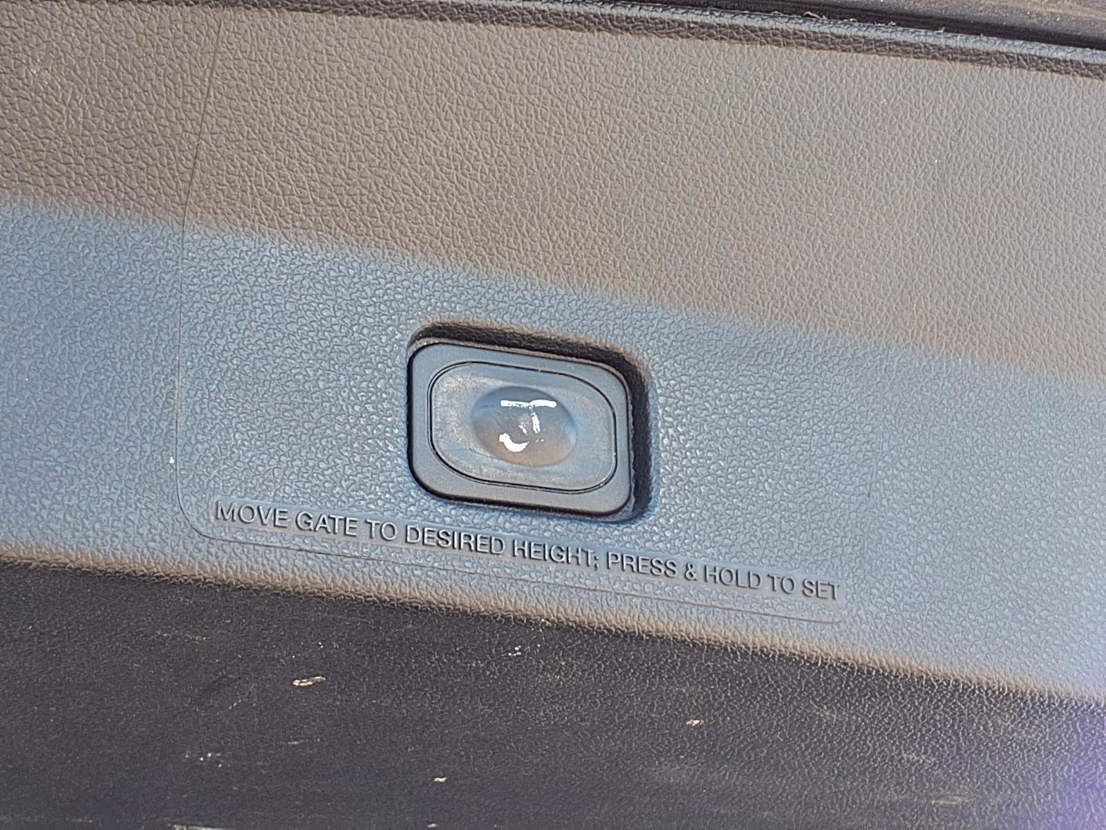 Used 2017 Ford Explorer XLT w/ Equipment Group 202A AWD/4WD image 24