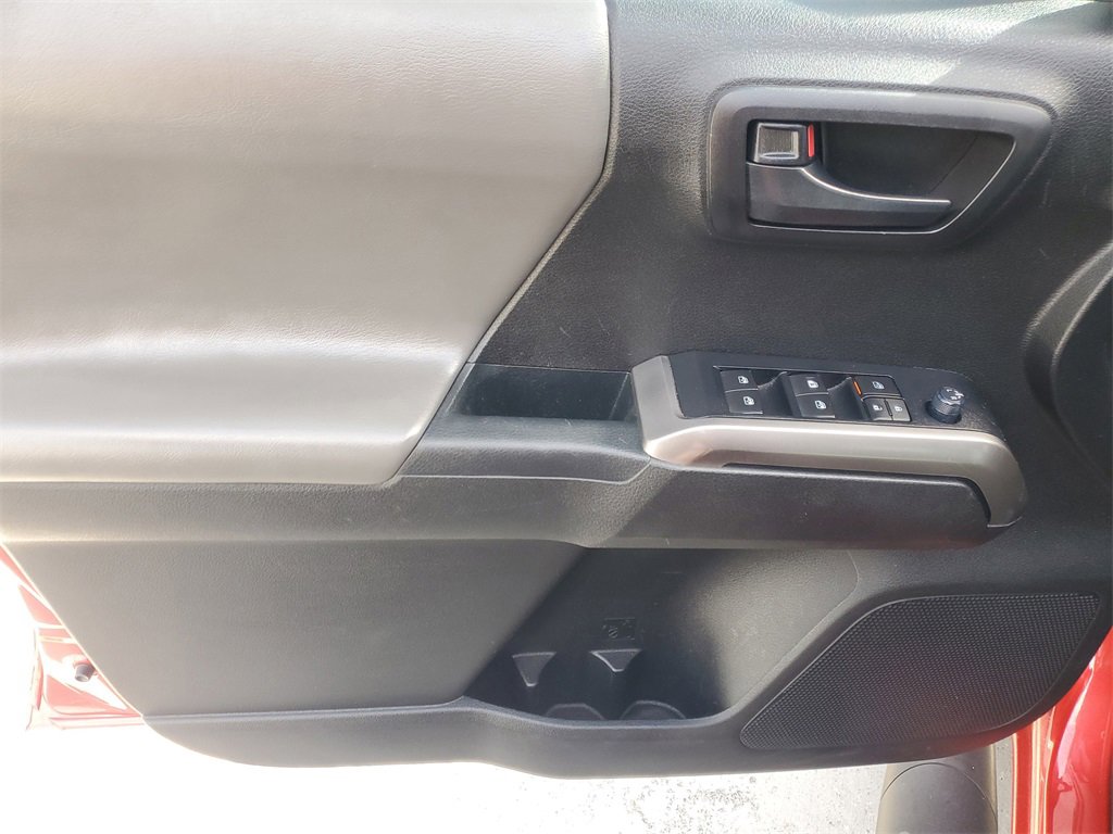 Certified 2022 Toyota Tacoma SR5 image 17