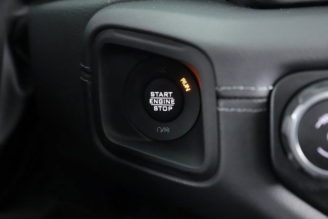 Used 2025 Jeep Wrangler Unlimited Sahara image 21