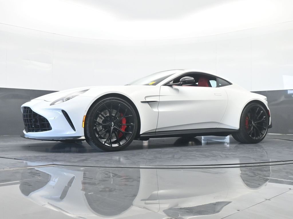 Used 2025 Aston Martin V8 Vantage Coupe image 71