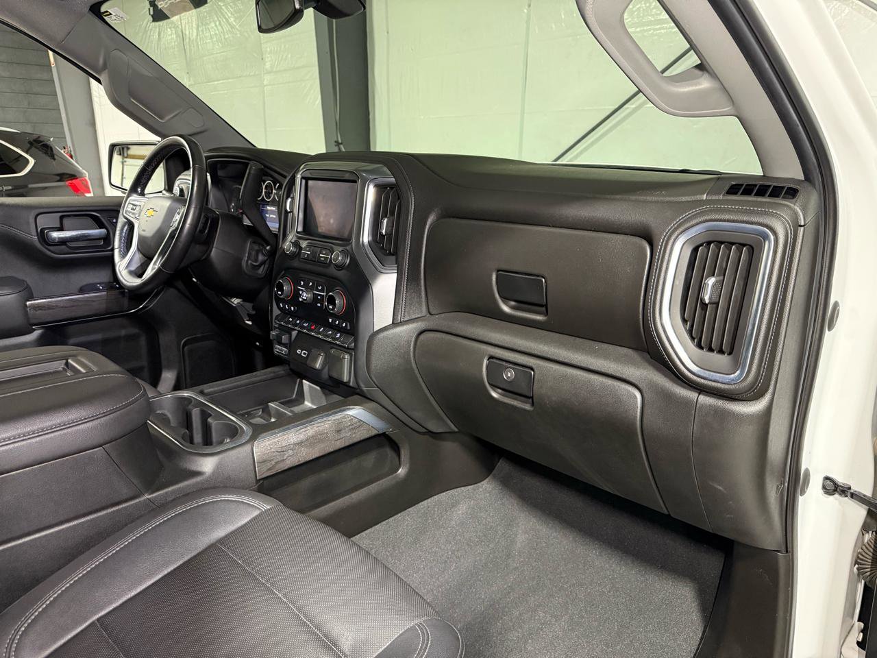Used 2021 Chevrolet Silverado 1500 LTZ image 24