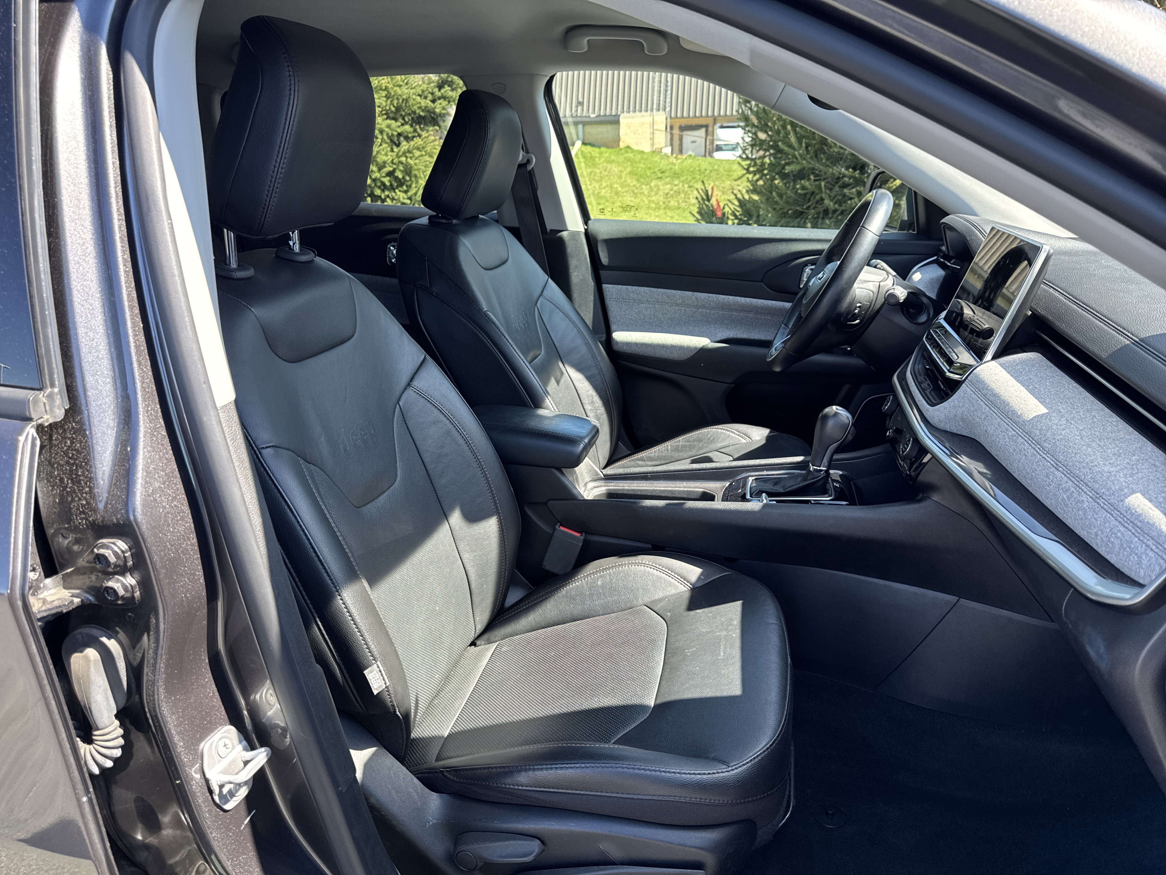 Used 2022 Jeep Compass Latitude image 16