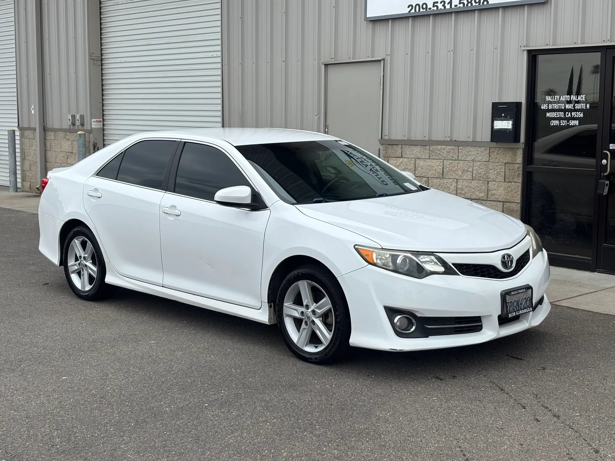Used 2014 Toyota Camry SE w/ Fleet Convenience Package