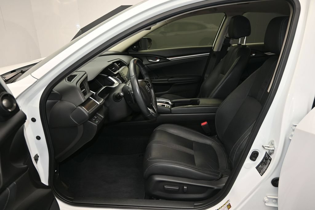 Used 2019 Honda Civic Touring image 16