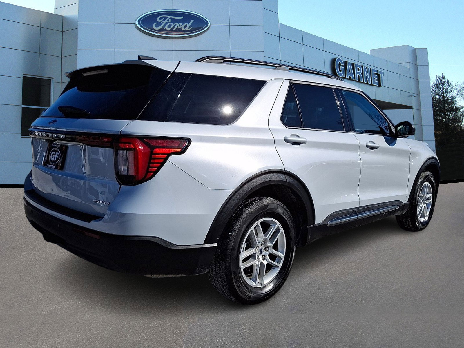 Certified 2025 Ford Explorer Active AWD/4WD image 8