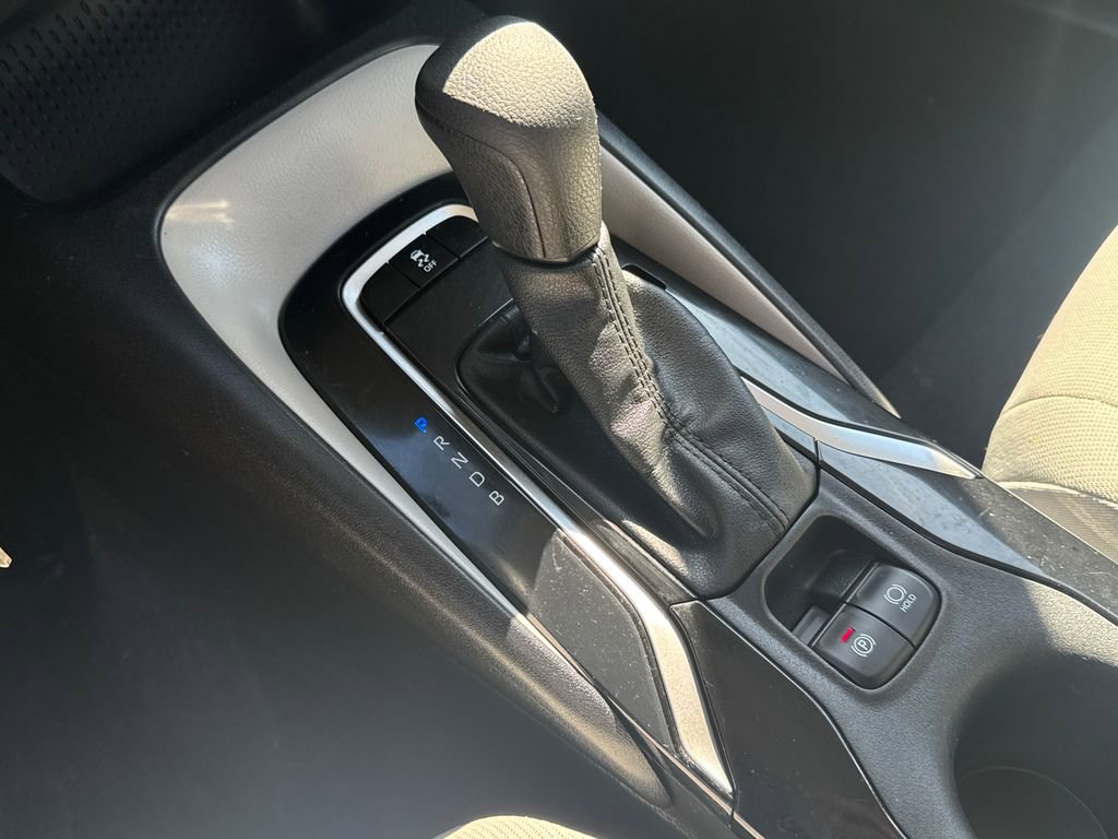 Used 2022 Toyota Corolla LE FWD image 25