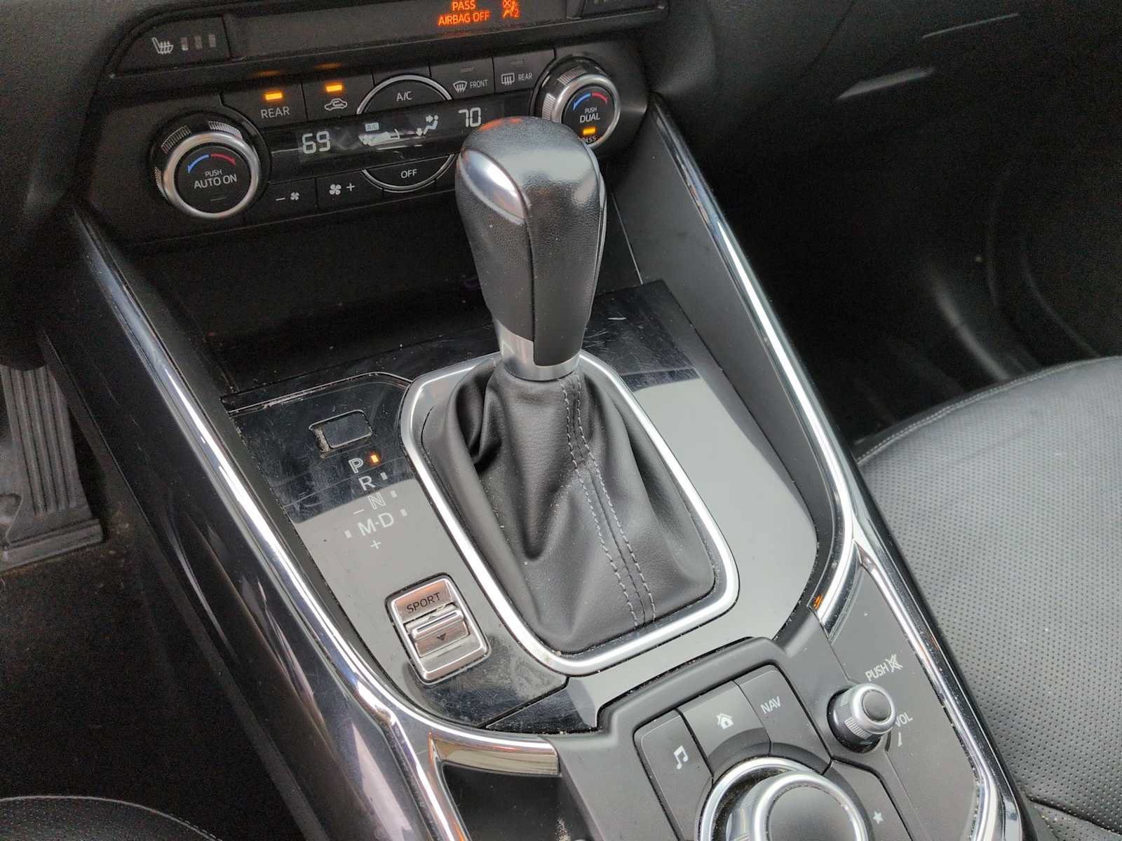 Used 2018 MAZDA CX-9 Touring AWD/4WD image 32
