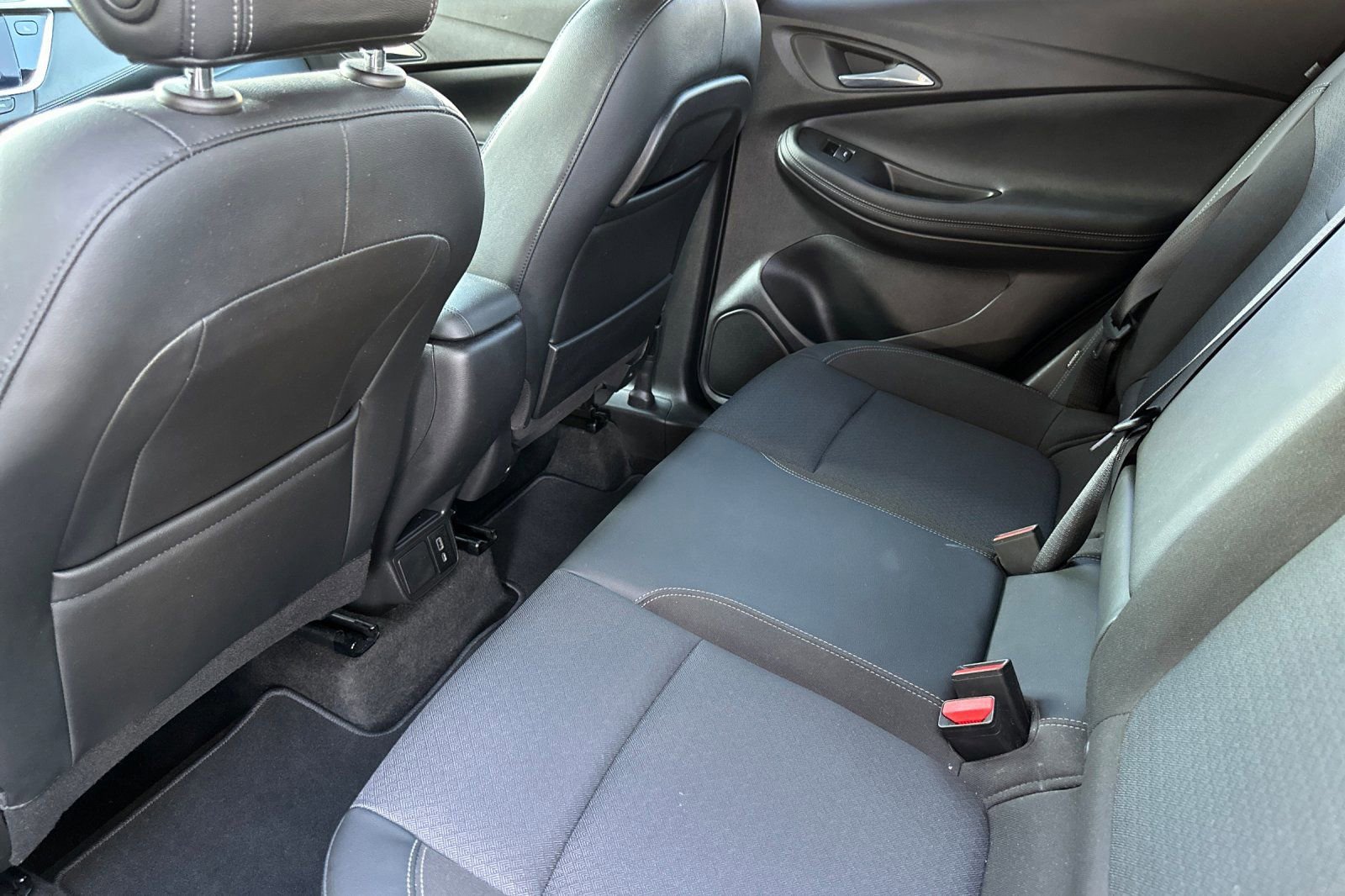 Certified 2022 Buick Encore GX Select image 13