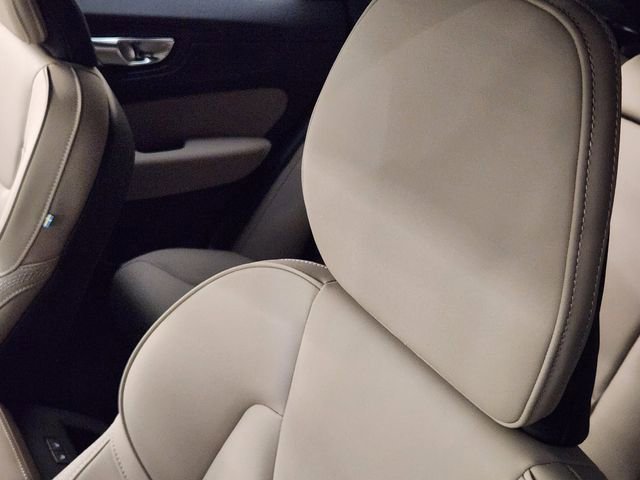 New 2026 Volvo XC60 B5 Plus w/ Protection Package Premier AWD/4WD image 15