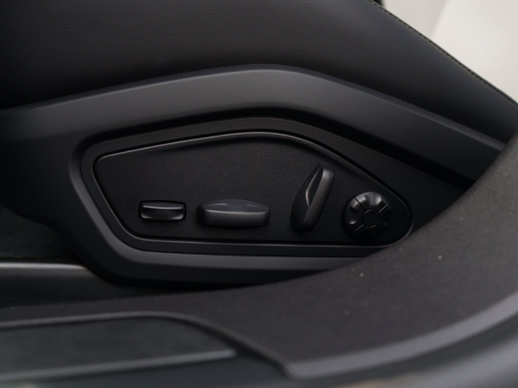 New 2026 Porsche Taycan AWD/4WD image 21