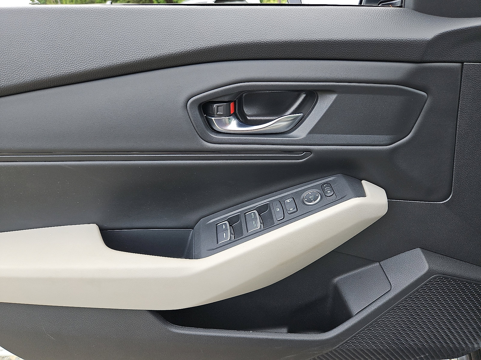 Used 2024 Honda Accord EX image 13
