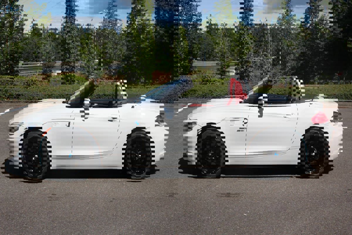 Used 2011 BMW Z4 sDrive30i image 13