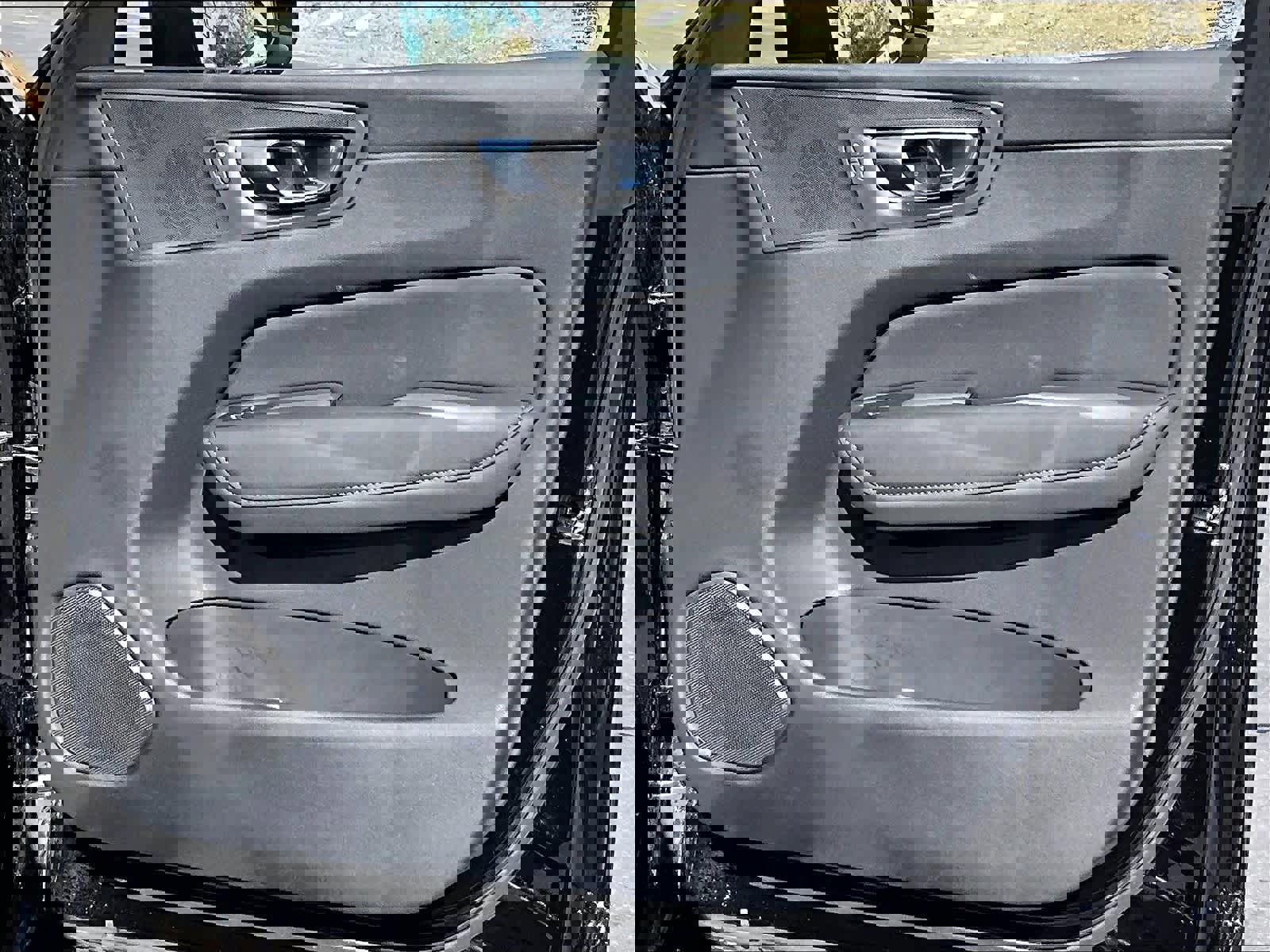 Used 2026 Volvo XC60 T8 Plus w/ Climate Package image 27