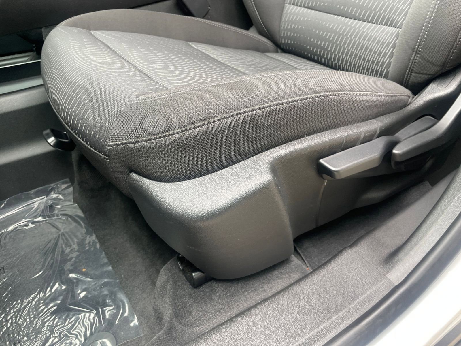 Used 2025 Chevrolet Equinox LT image 23