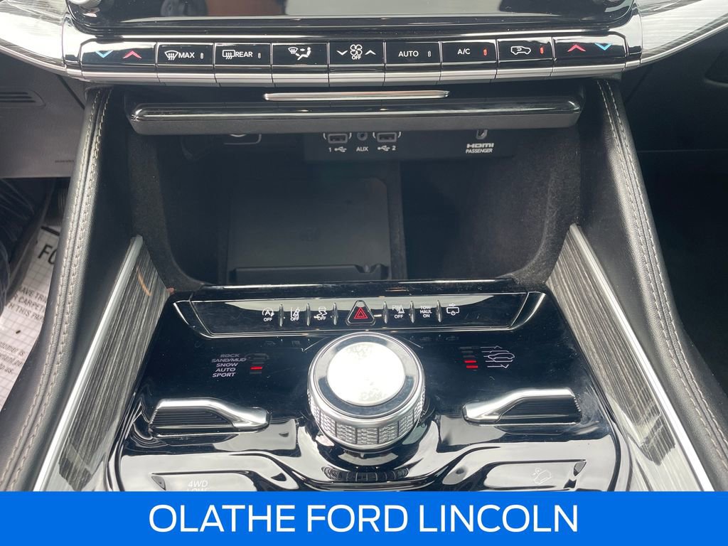 Used 2022 Jeep Wagoneer Series III w/ Premium Group I image 16