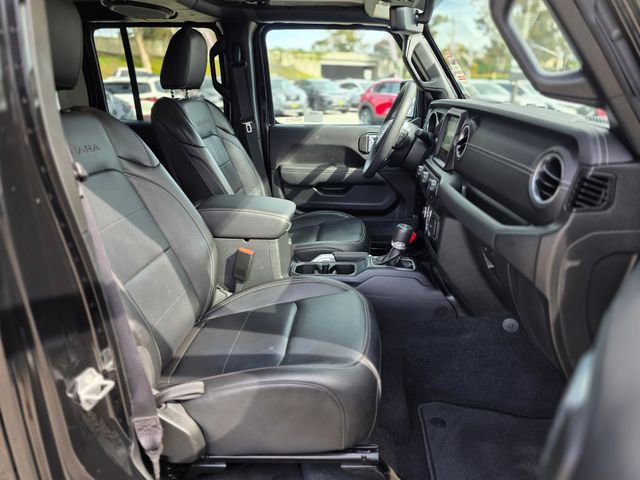 Used 2023 Jeep Wrangler Unlimited Sahara image 10