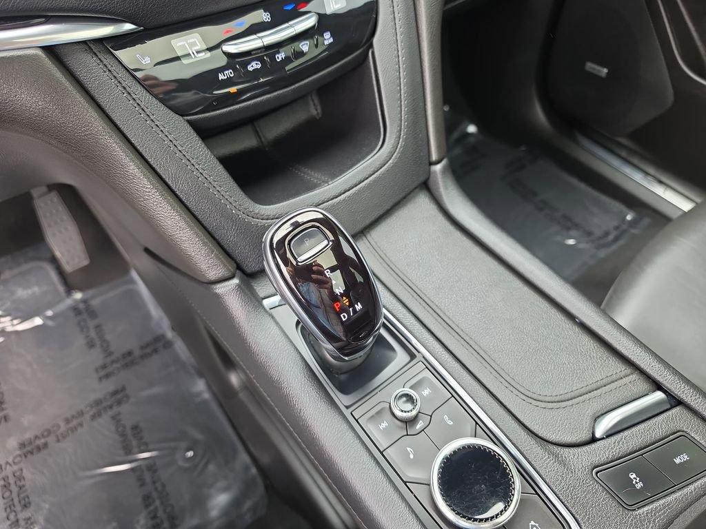 Used 2022 Cadillac XT5 Premium Luxury AWD/4WD image 17