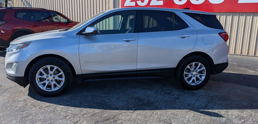 Used 2020 Chevrolet Equinox LT image 2