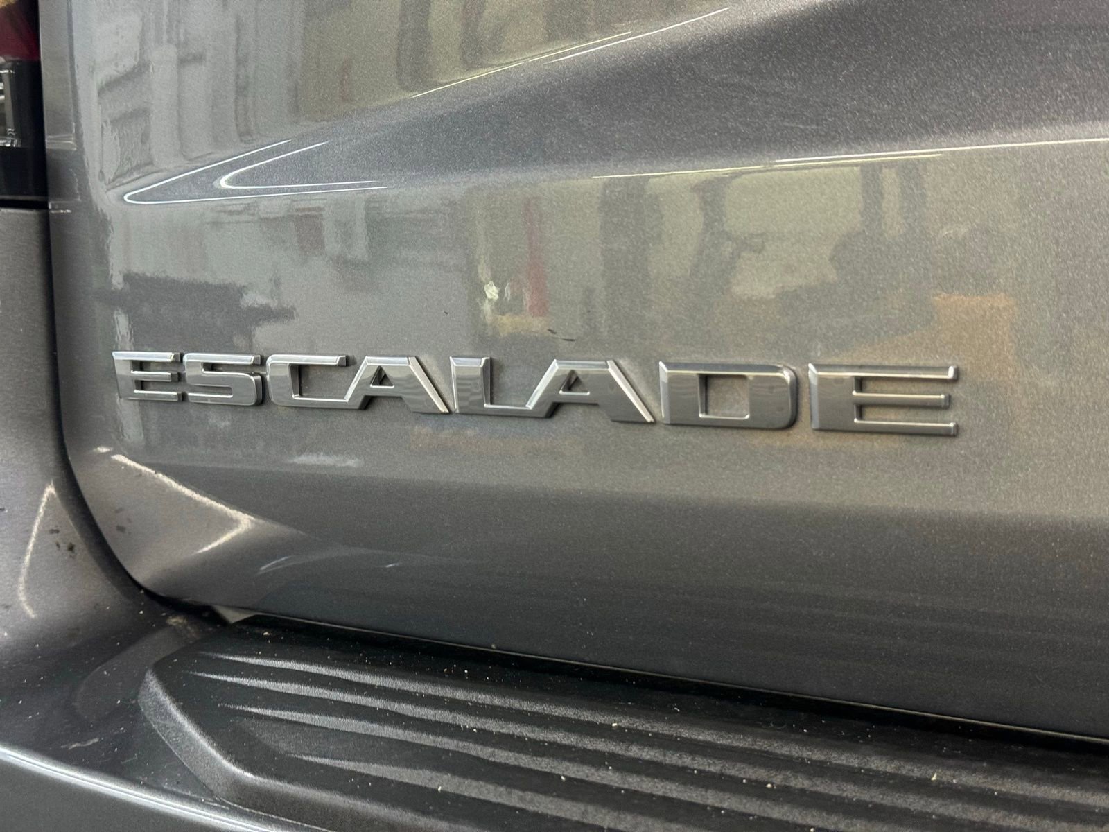 Used 2021 Cadillac Escalade Premium Luxury image 8