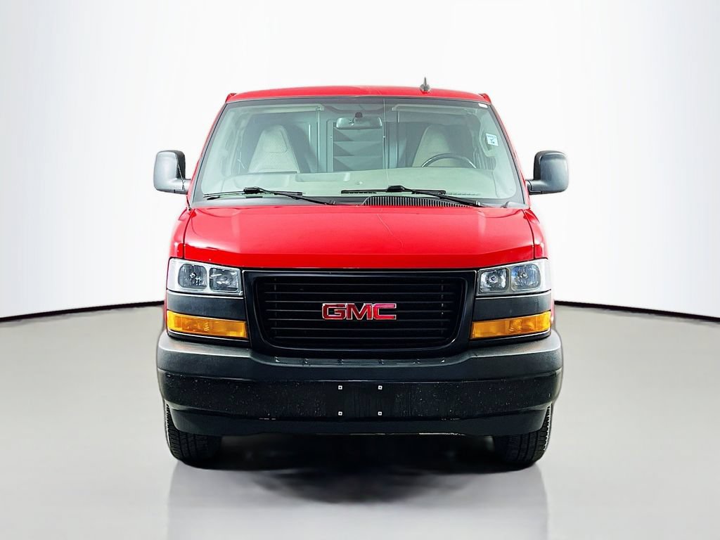 Used 2022 GMC Savana 3500 Extended w/ Driver Convenience Package RWD image 2