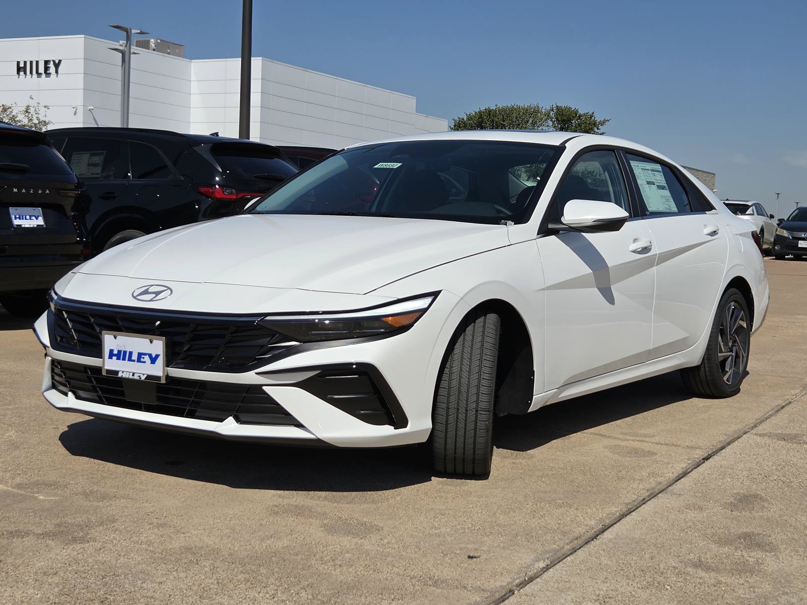 New 2026 Hyundai Elantra Limited FWD image 2
