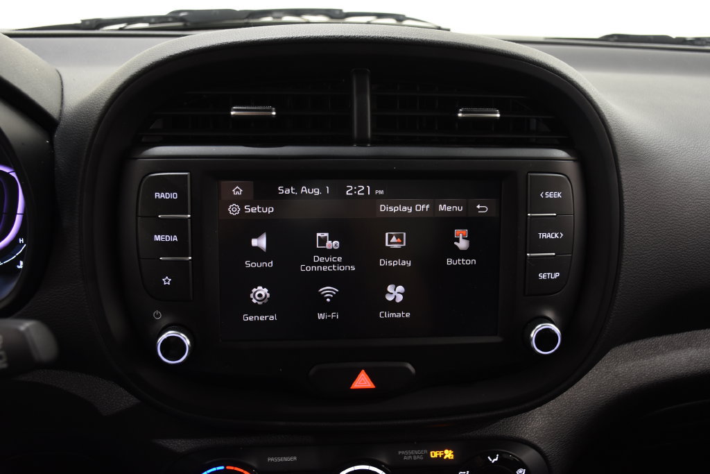 Used 2025 Kia Soul LX w/ LX Technology Package FWD image 18
