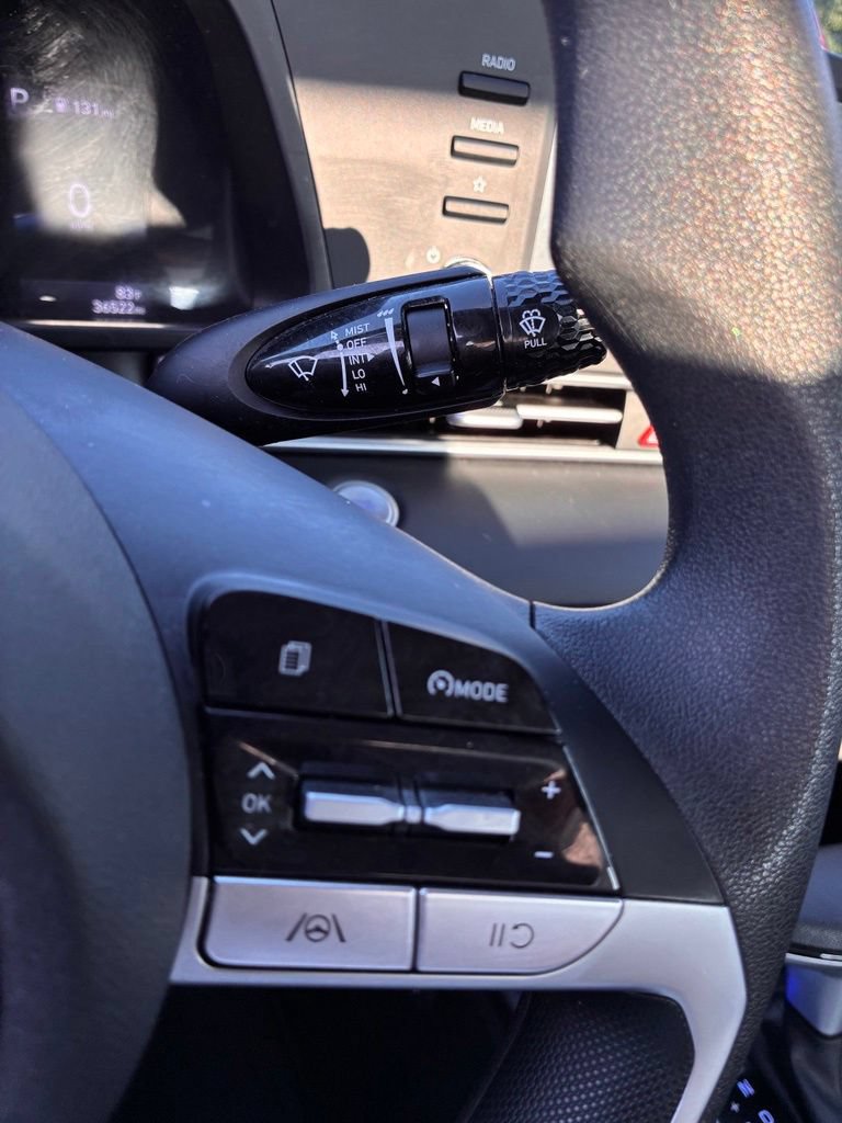 Used 2023 Hyundai Elantra SEL FWD image 28