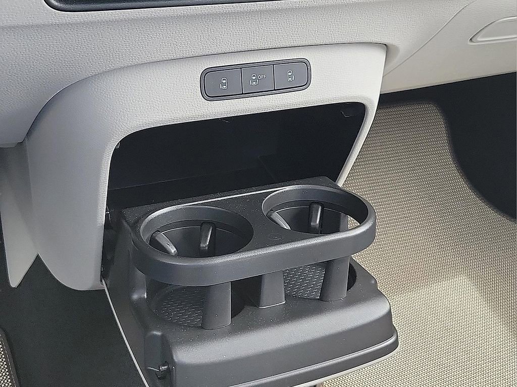 Used 2025 Volkswagen ID. Buzz 1st Edition image 17