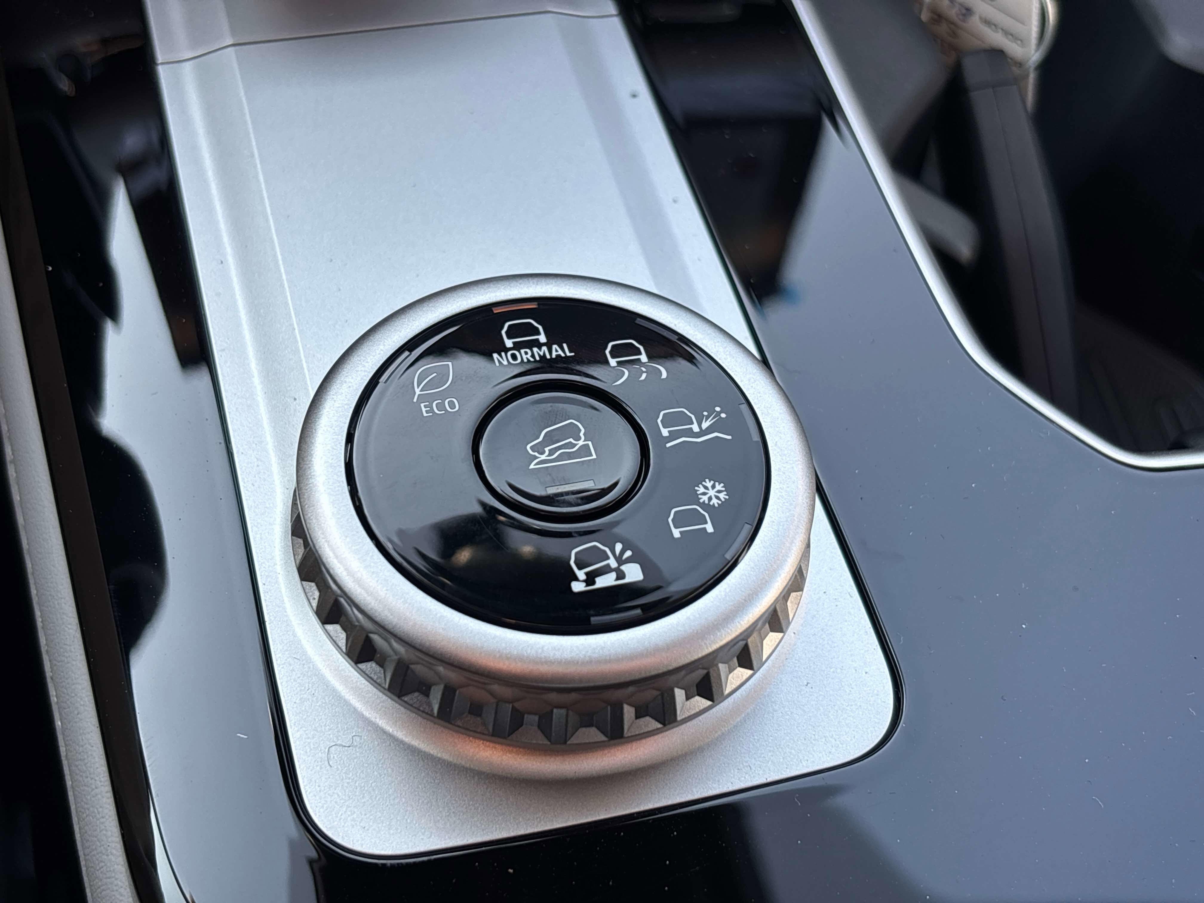 New 2026 Mitsubishi Outlander SE image 14