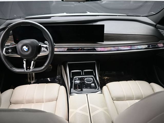 Used 2023 BMW 760i xDrive w/ Executive Package AWD/4WD image 18