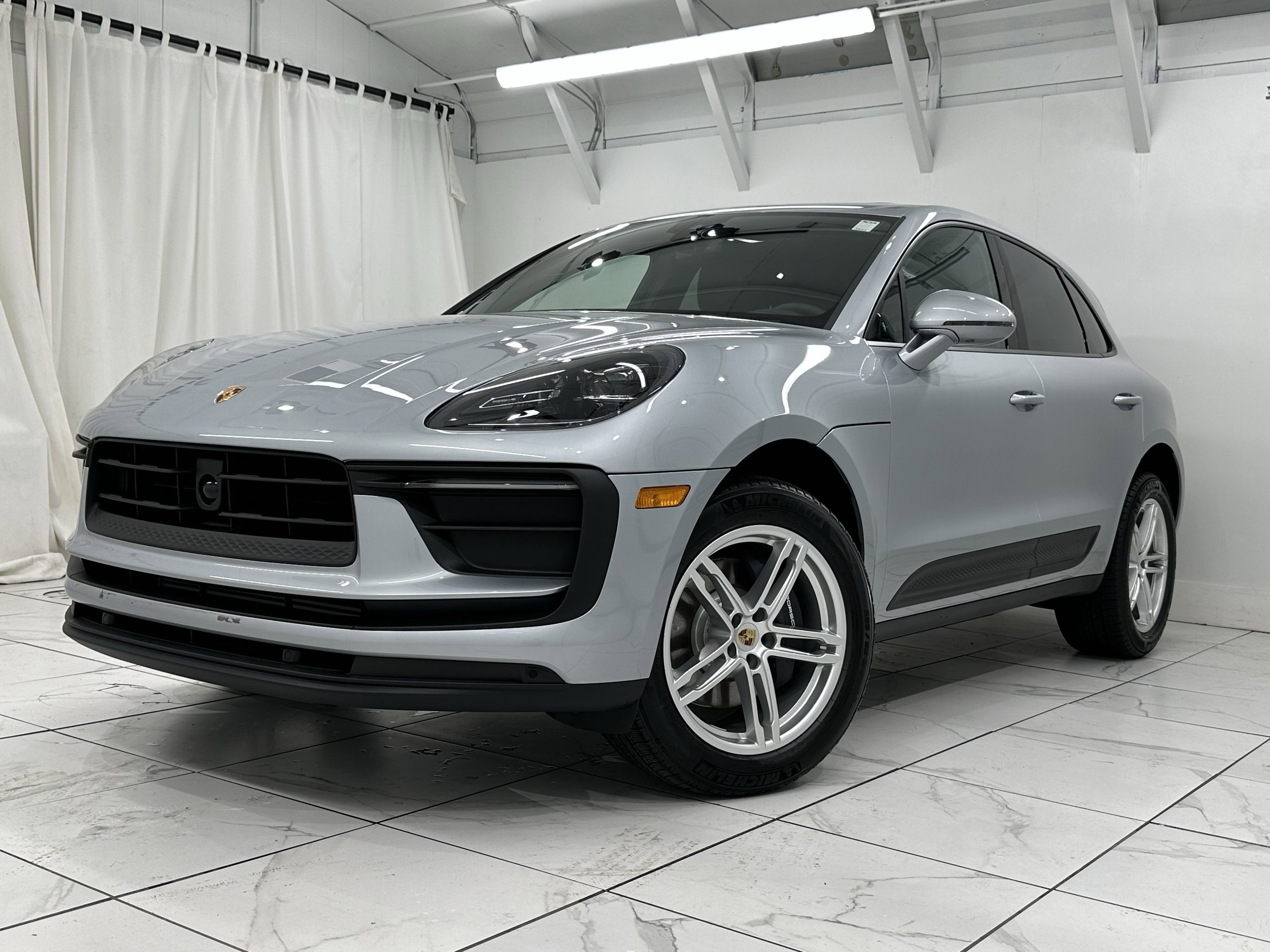 Certified 2025 Porsche Macan image 7
