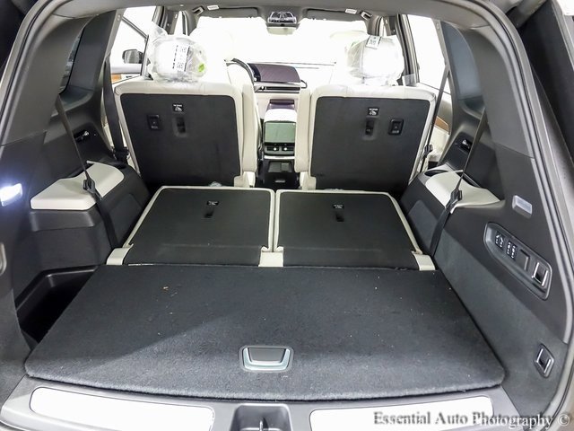 New 2026 Cadillac Vistiq Luxury w/ LPO, Floor Liner Package image 21