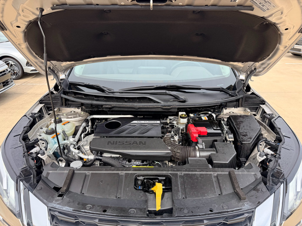 Used 2023 Nissan Rogue Platinum FWD image 32