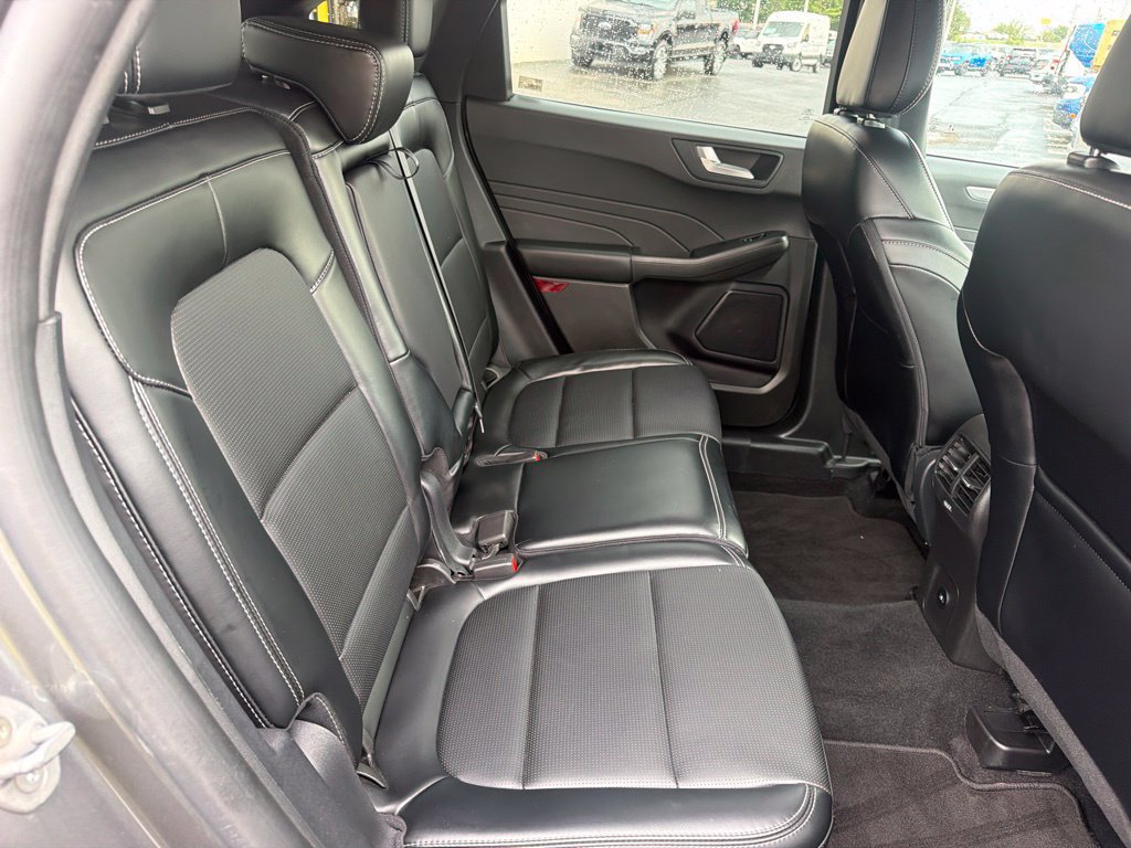 Certified 2024 Ford Escape Platinum AWD/4WD image 47