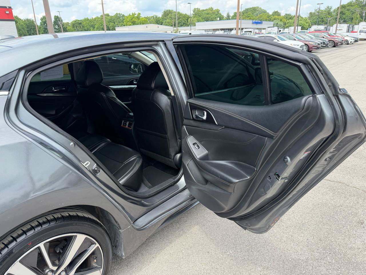 Used 2020 Nissan Maxima 3.5 SV w/ Floor Mat Group FWD image 10
