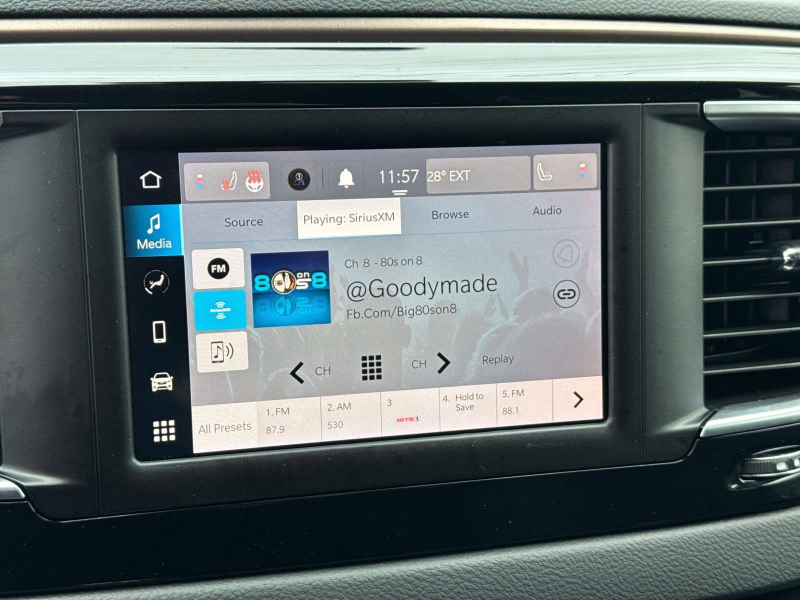 Used 2023 Chrysler Voyager LX image 9