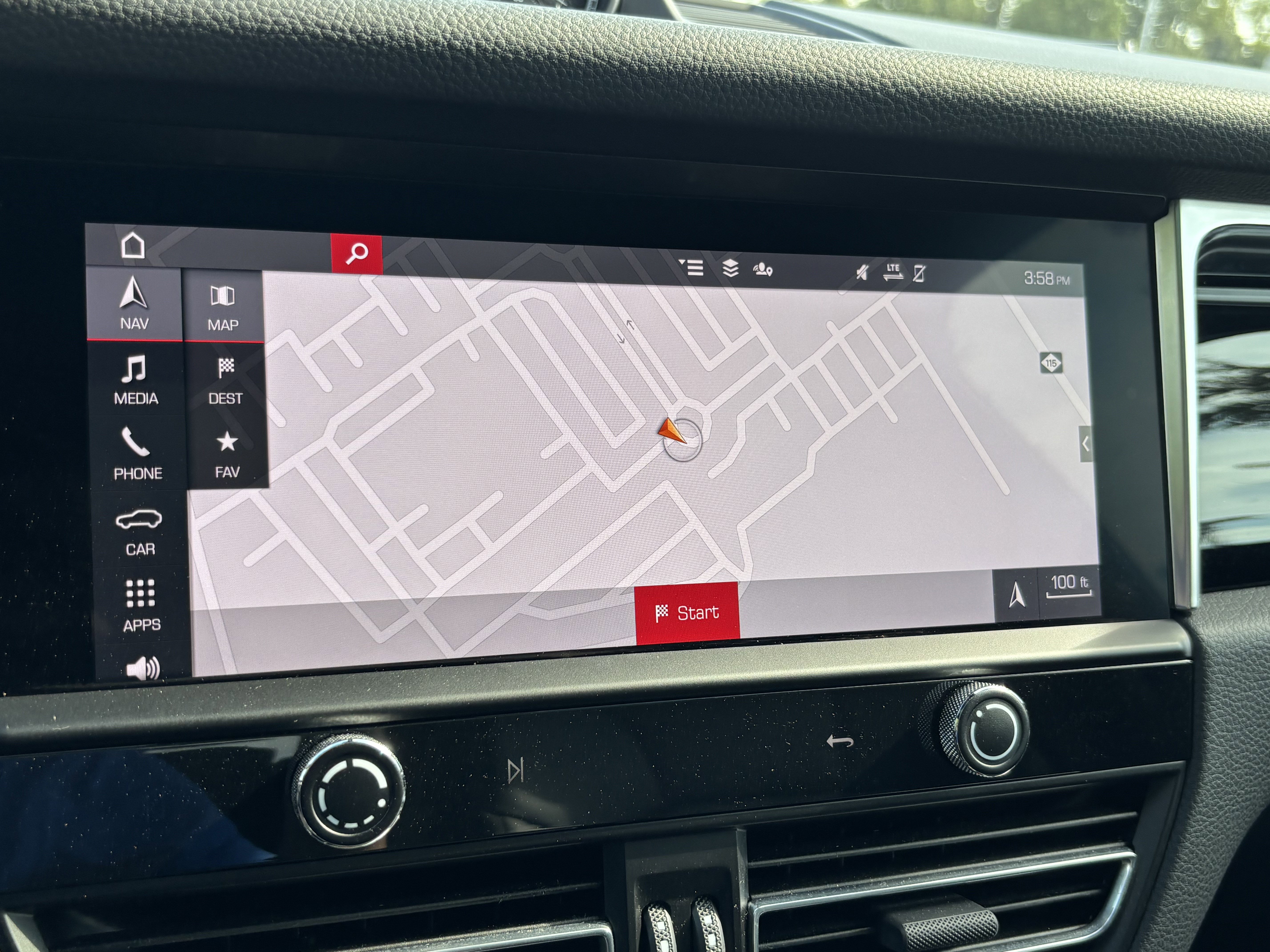 Used 2024 Porsche Macan image 27