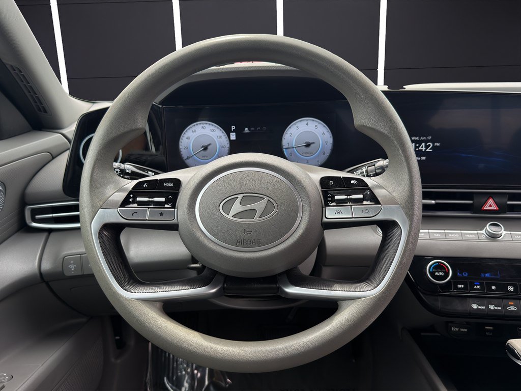 Used 2024 Hyundai Elantra SEL FWD image 16