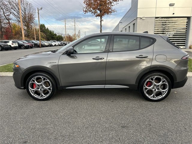 Used 2024 Alfa Romeo Tonale Veloce w/ Premium Interior Package image 5