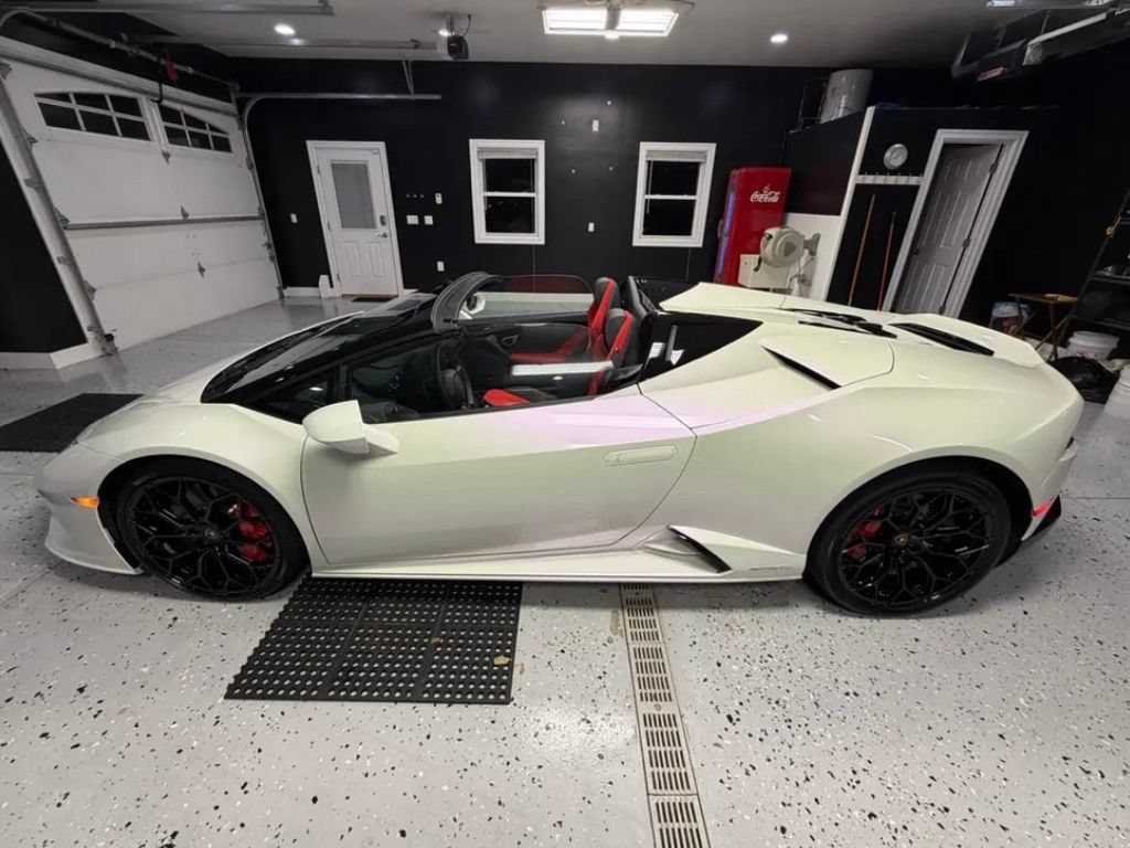 Used 2024 Lamborghini Huracan EVO AWD/4WD image 8