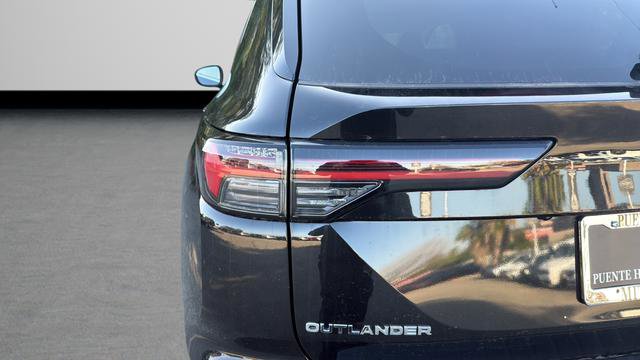 New 2026 Mitsubishi Outlander SE FWD image 30
