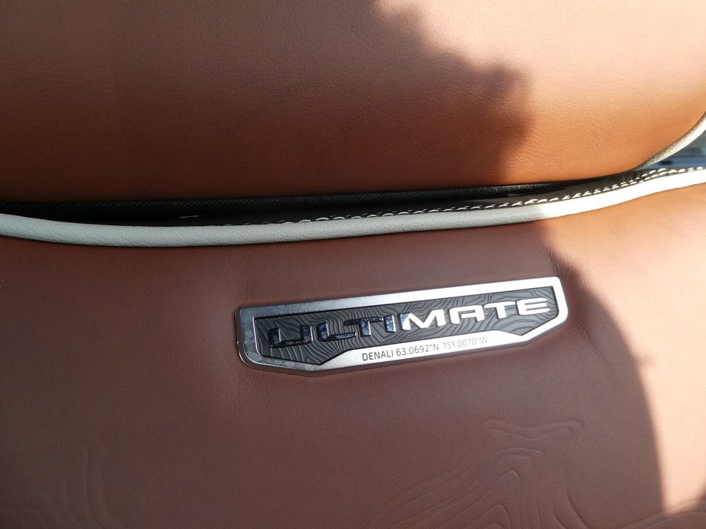 New 2026 GMC Sierra 1500 Denali Ultimate w/ LPO, Black Badging Package image 32