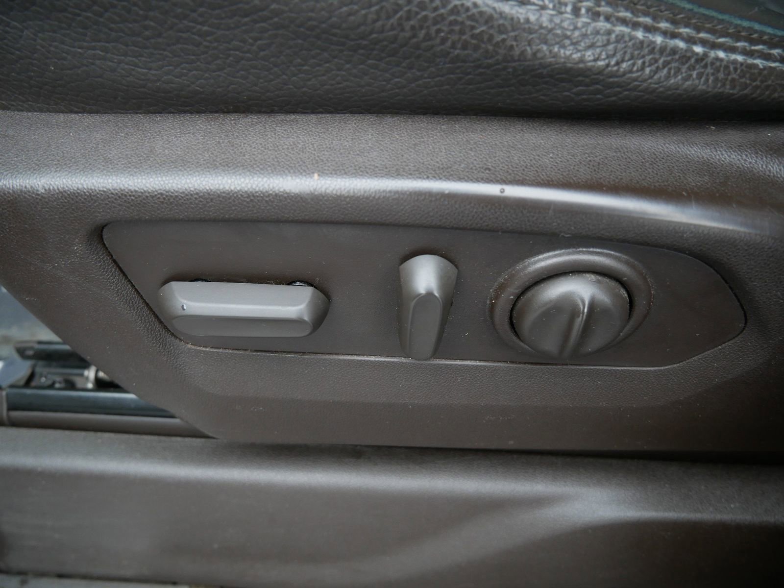 Used 2022 GMC Sierra 3500 Denali w/ Denali Ultimate Package image 15